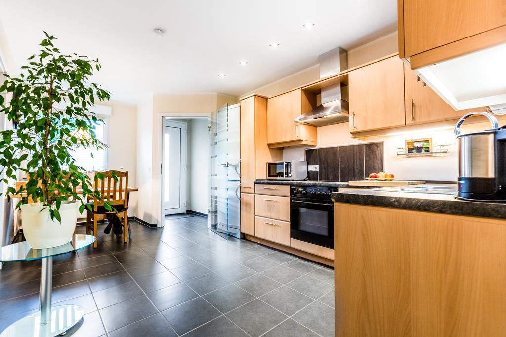 Design Apartment In Koeln Mit Terrasse Экстерьер фото